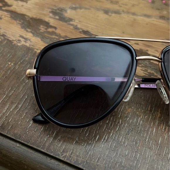 QUAY SUNGLASSES - Picture 3 of 3